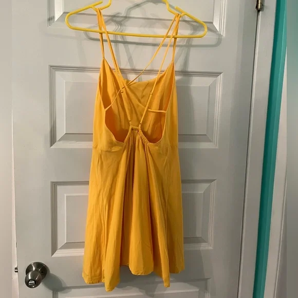 Forever 21 yellow backless A line dress size medium - Picture 3 of 3
